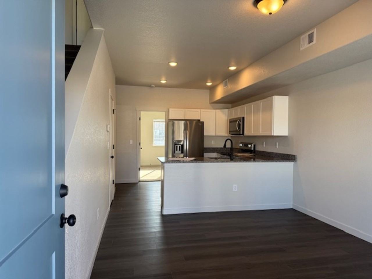 1525 Carol Ann Way - Photo 2 of 19