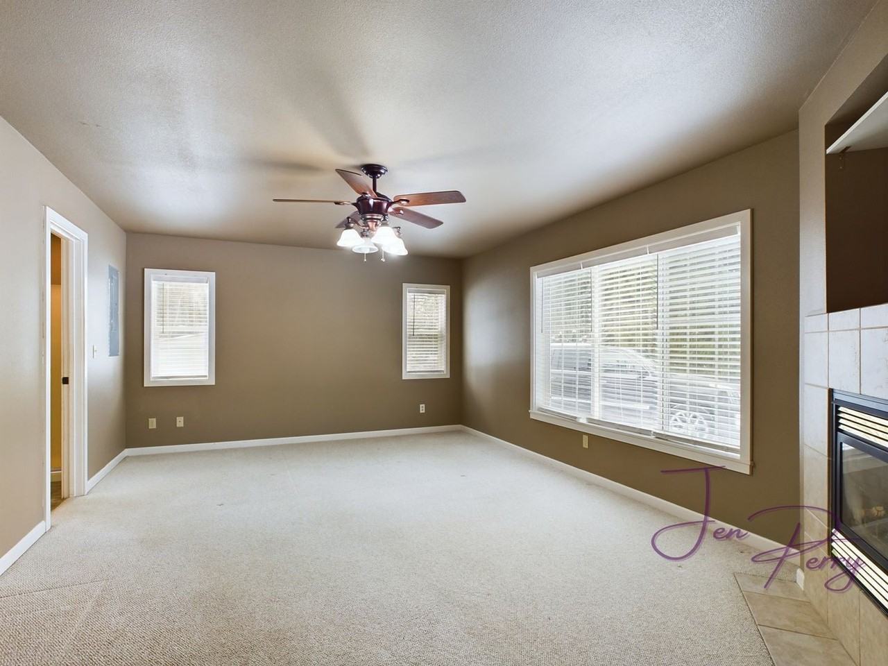 2159 E Pole Rd - Photo 4 of 15