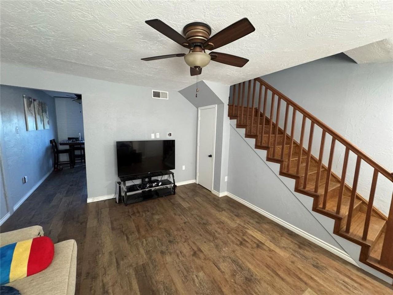 7815 Royal Ln - Photo 6 of 27
