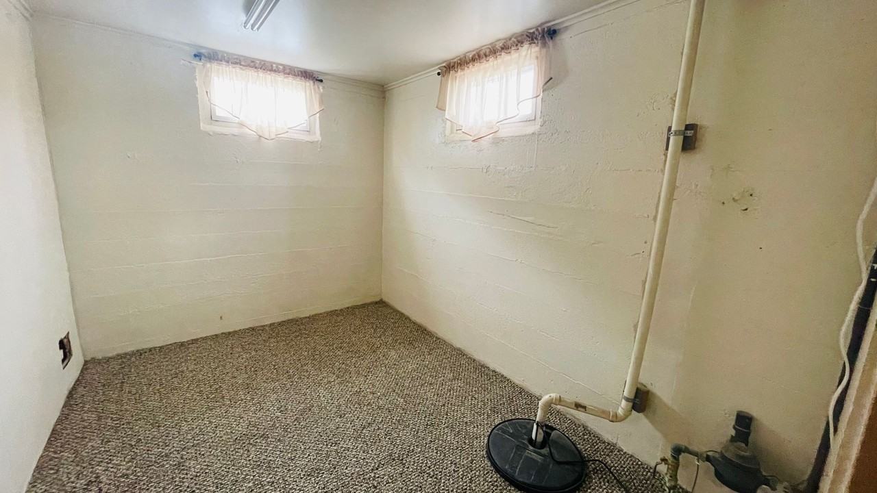 1615 S Main St - Photo 7 of 12