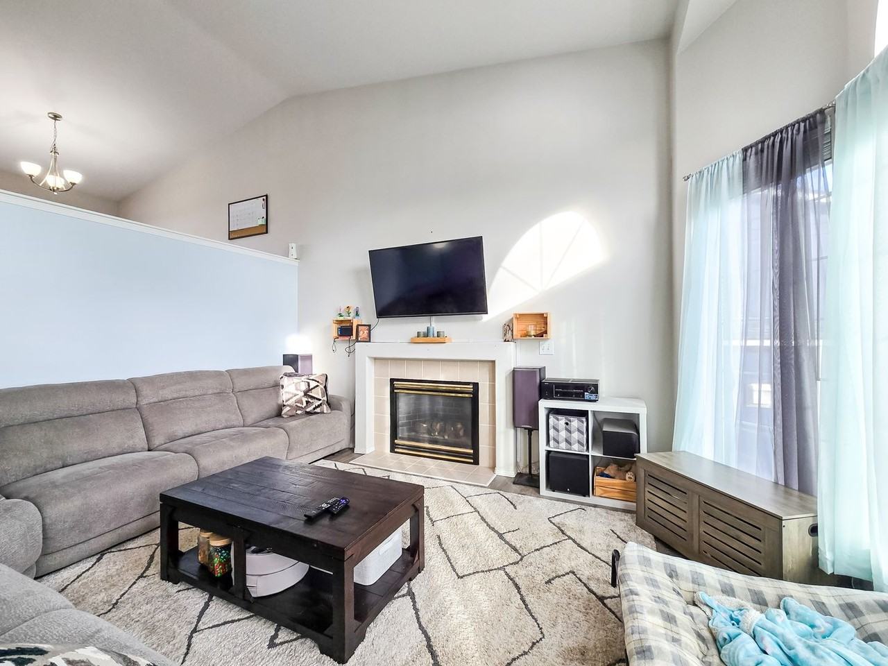 6414 69th Dr Ne - Photo 3 of 18