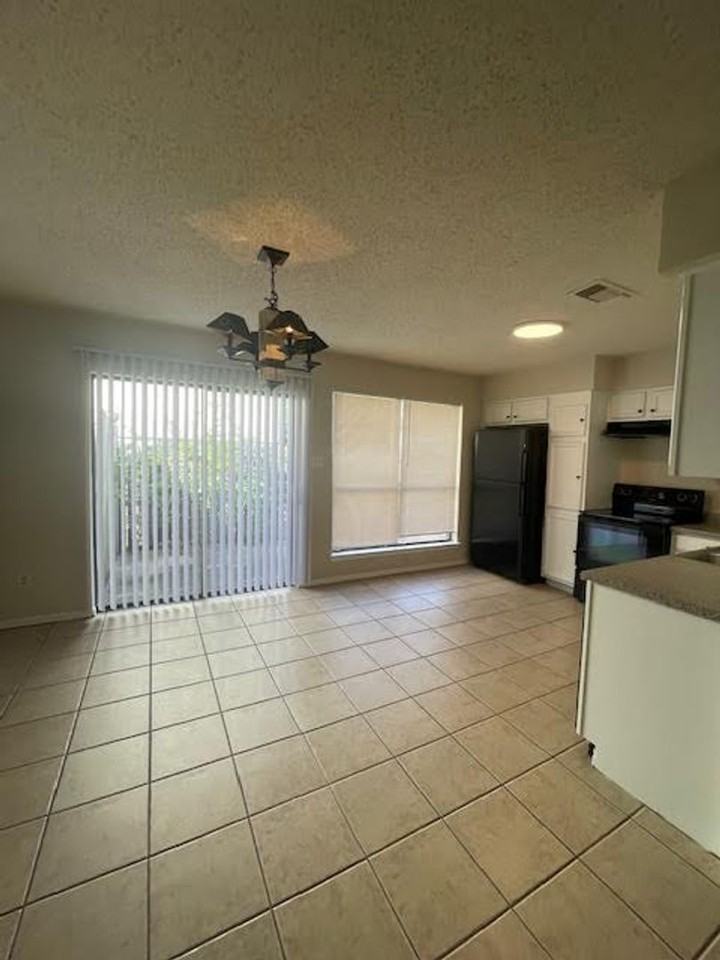 2108 Ramada Dr - Photo 3 of 13
