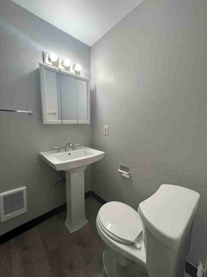 Glendoveer Heights - Photo 4 of 32