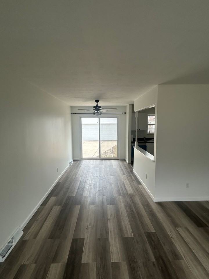 226 Erieview Blvd - Photo 3 of 7