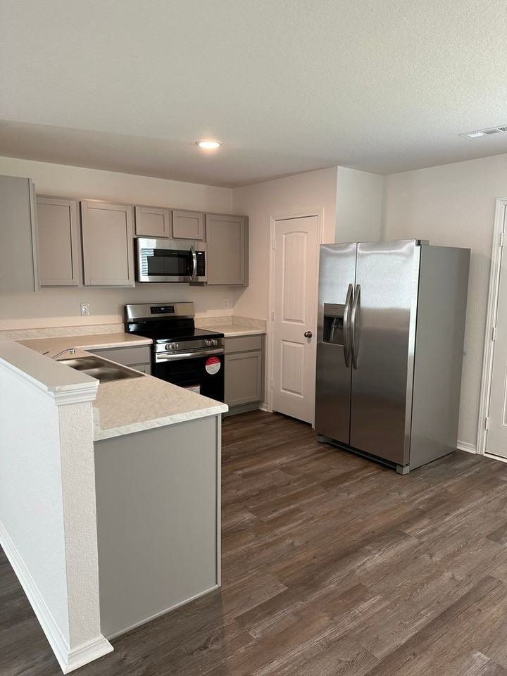 55 55 Foster Louis Lane - Photo 5 of 20