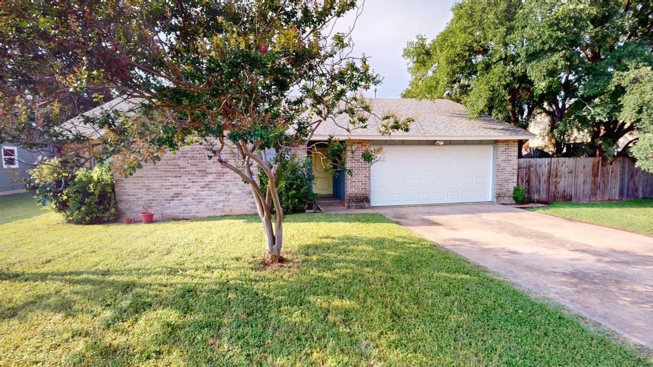 610 Yucca Dr - Photo 2 of 23