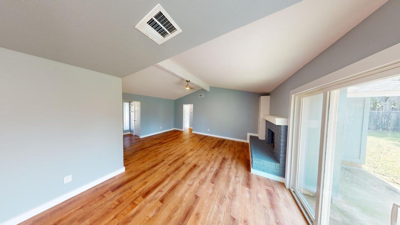 610 Yucca Dr - Photo 3 of 23