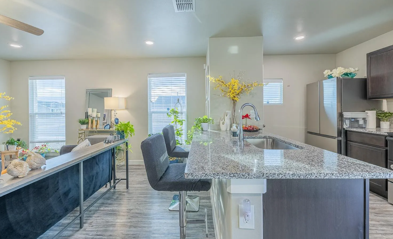 1618 135th St - Photo 4 of 19