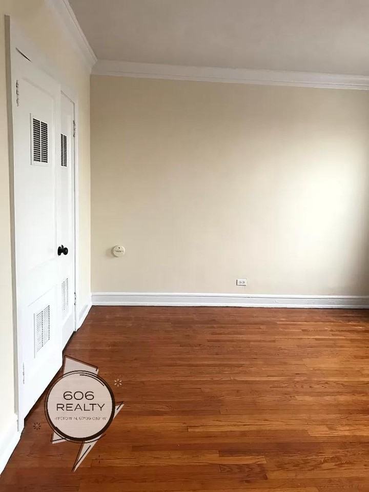 7054 S Western Ave #201 - Photo 5 of 6