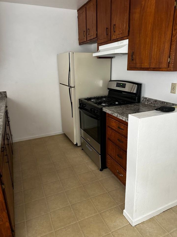 8865 Amapoa Ave #C - Photo 4 of 14