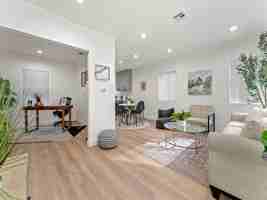 featured image of 1411 W 7th St