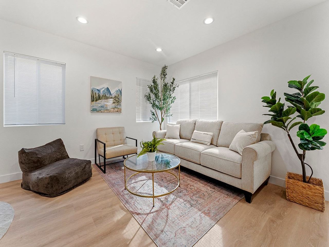 1411 West 7th Street - Photo 4 of 13