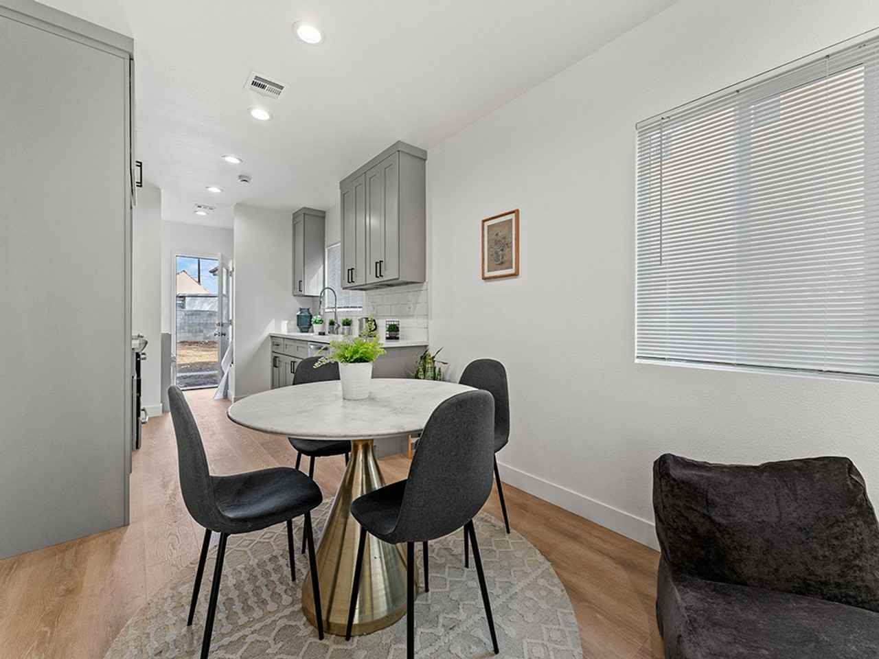 1411 West 7th Street - Photo 5 of 13