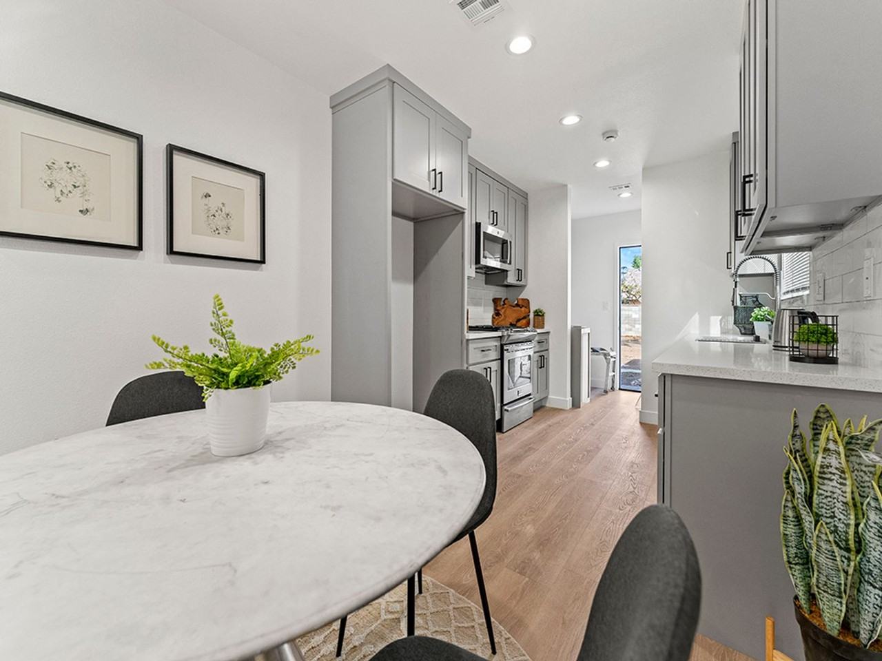 1411 West 7th Street - Photo 6 of 13