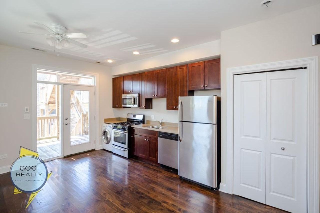 Lincoln Park Renovated Apartments! - Photo 3 of 23