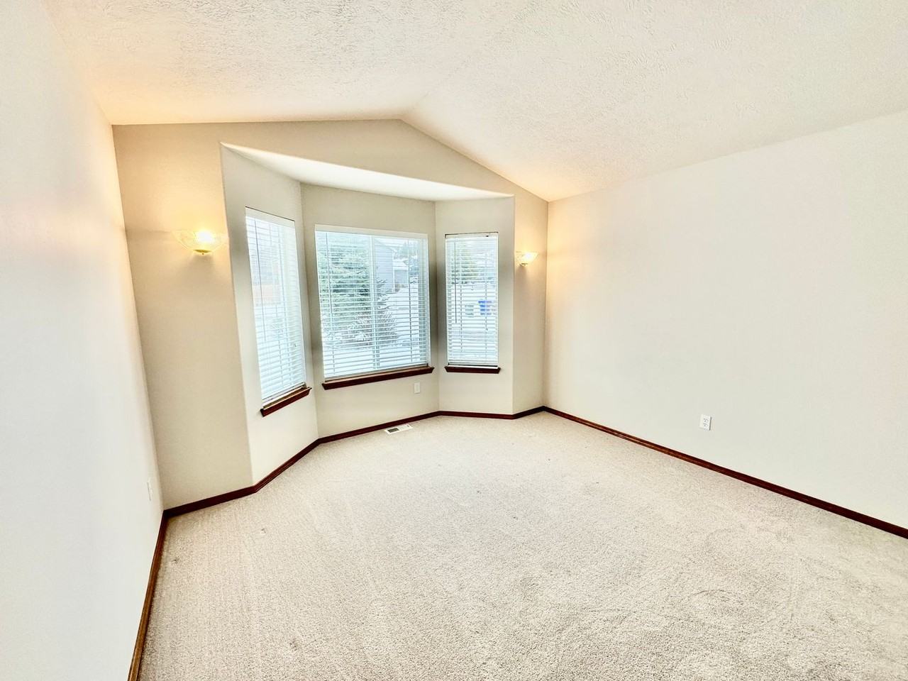 15207 N Bonnett St - Photo 5 of 29