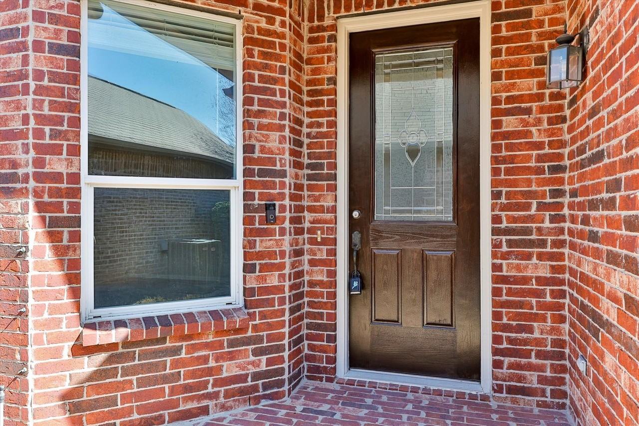 16017 Alvarado Drive - Photo 3 of 31