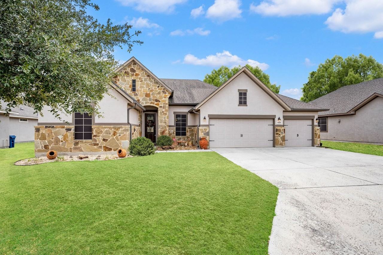 30088 Cibolo Mdw - Photo 2 of 18