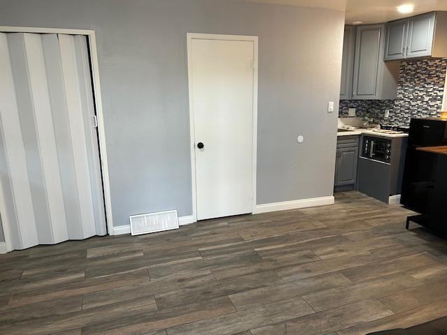 443 1/2 Terry Ln - Photo 2 of 9