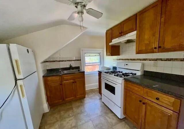 27 9th St ##2 - Photo 3 of 5