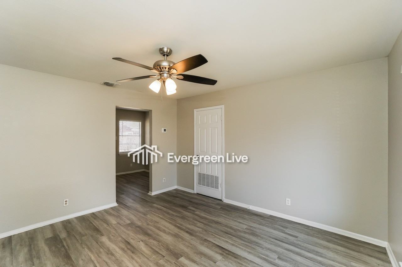 8919 Palm Crest St - Photo 6 of 12