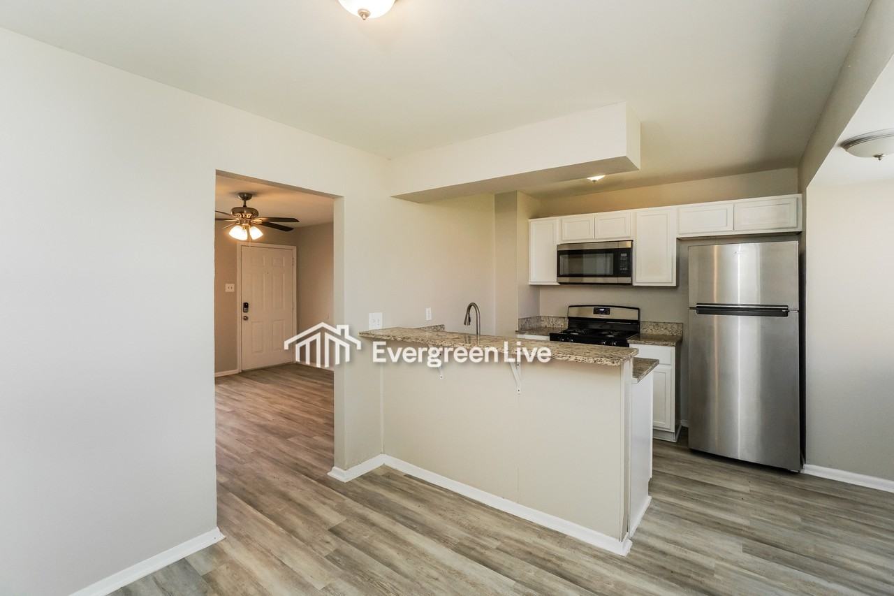 8919 Palm Crest St - Photo 4 of 12