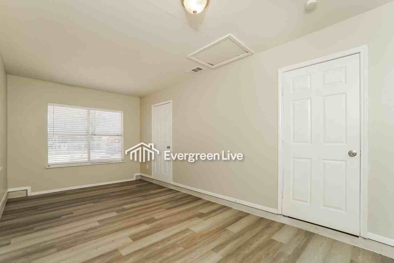 8919 Palm Crest St - Photo 7 of 12