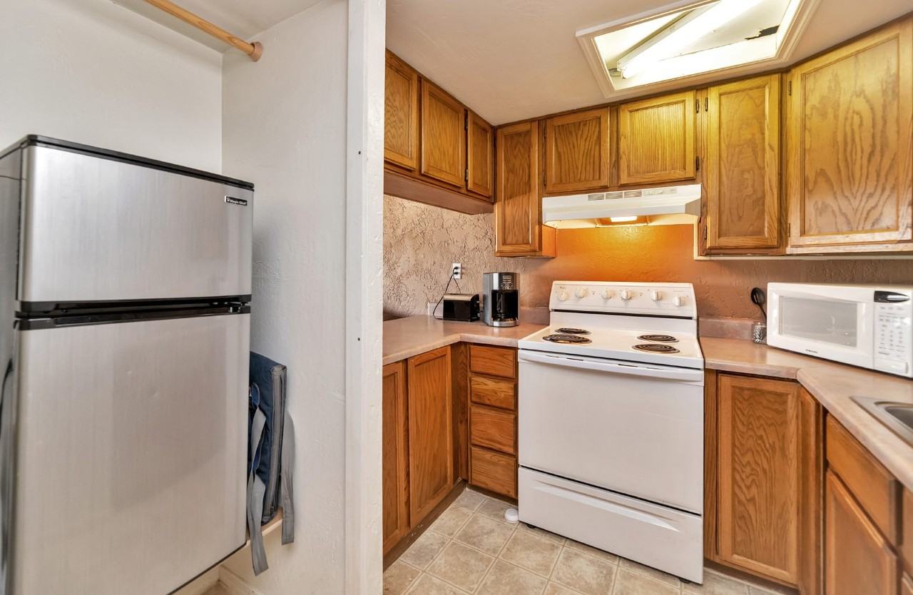 778 W Wickenburg Way Unit 4 - Photo 7 of 11