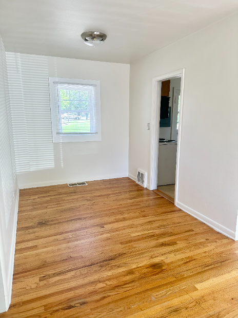 720 E 17th St Apt A - Photo 4 of 11