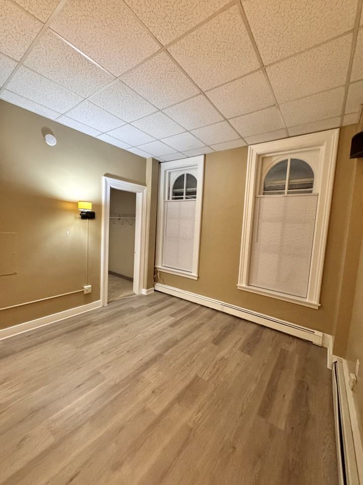 210 Locust St #2 - Photo 4 of 10