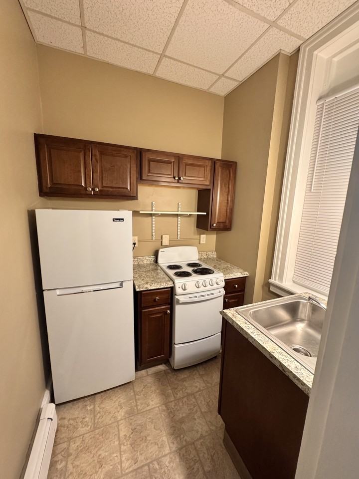 210 Locust St #2 - Photo 6 of 10