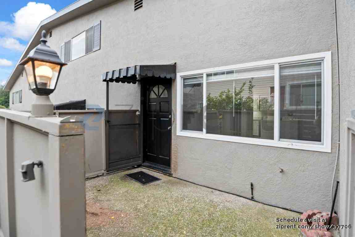 371 Somerset Rd #A - Photo 5 of 25