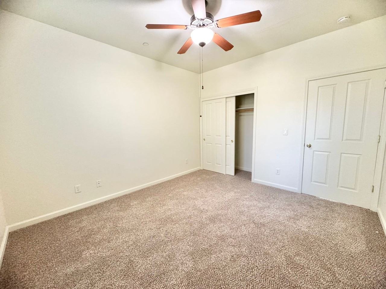 Hartford Square 2 Bedroom 2 bath apartments - Photo 7 of 15