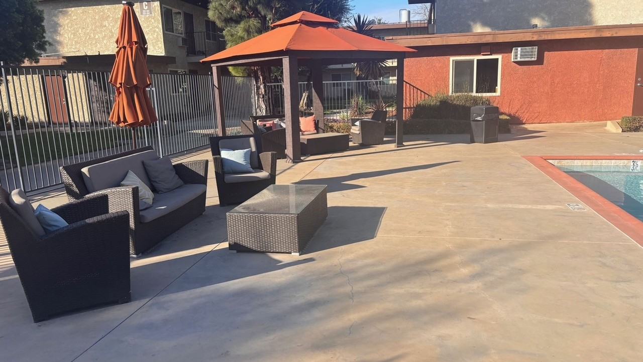 Los Arboles Apartments - Photo 2 of 5