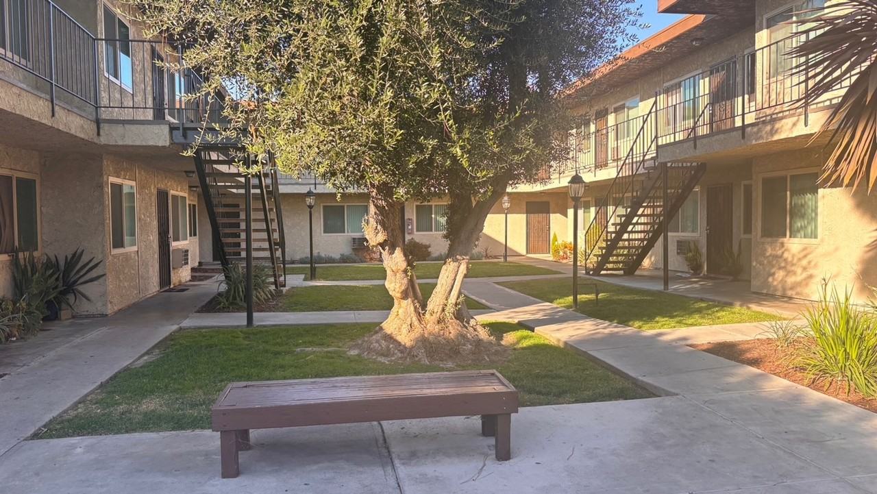 Los Arboles Apartments - Photo 3 of 5