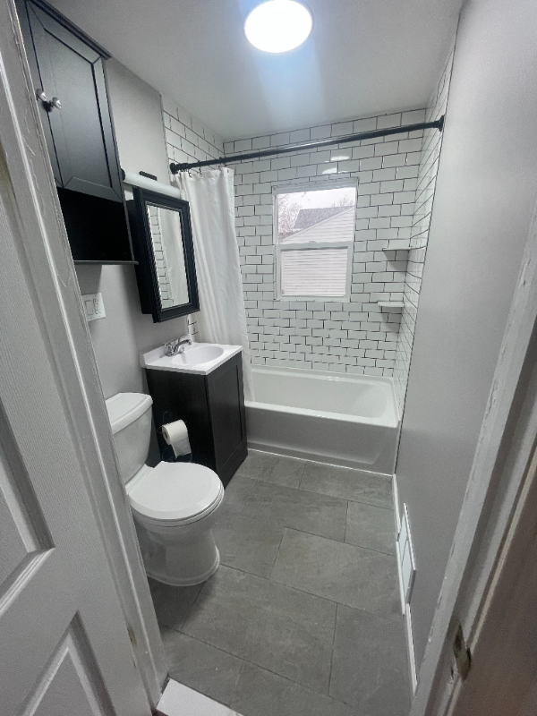 1332 Cutler St - Photo 3 of 12