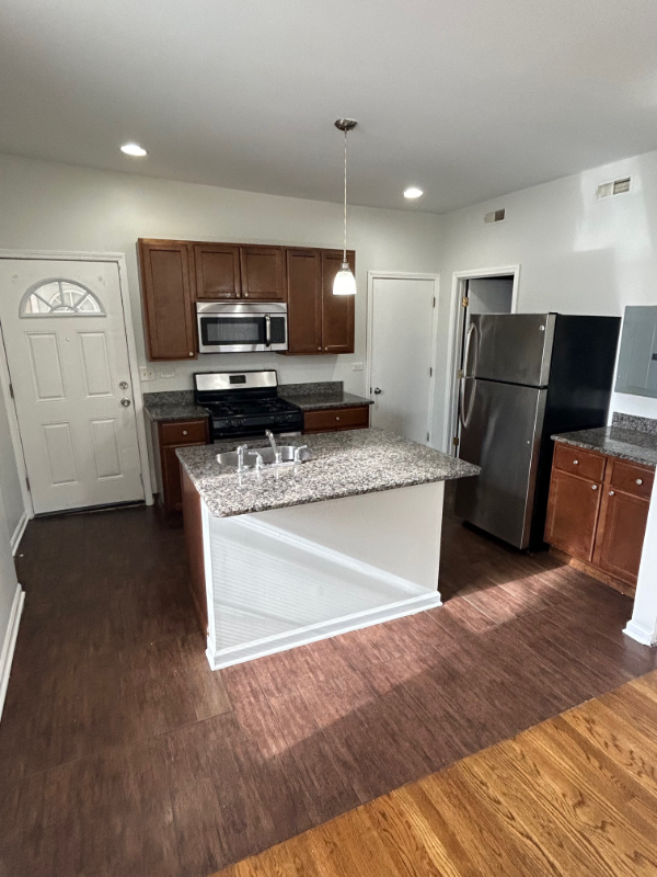 11432 S Indiana Ave #11434-2 - Photo 5 of 7