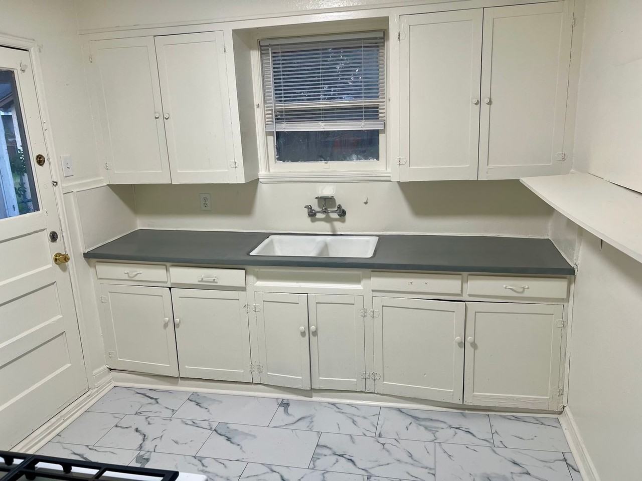 406 W North Loop Blvd - Photo 6 of 18