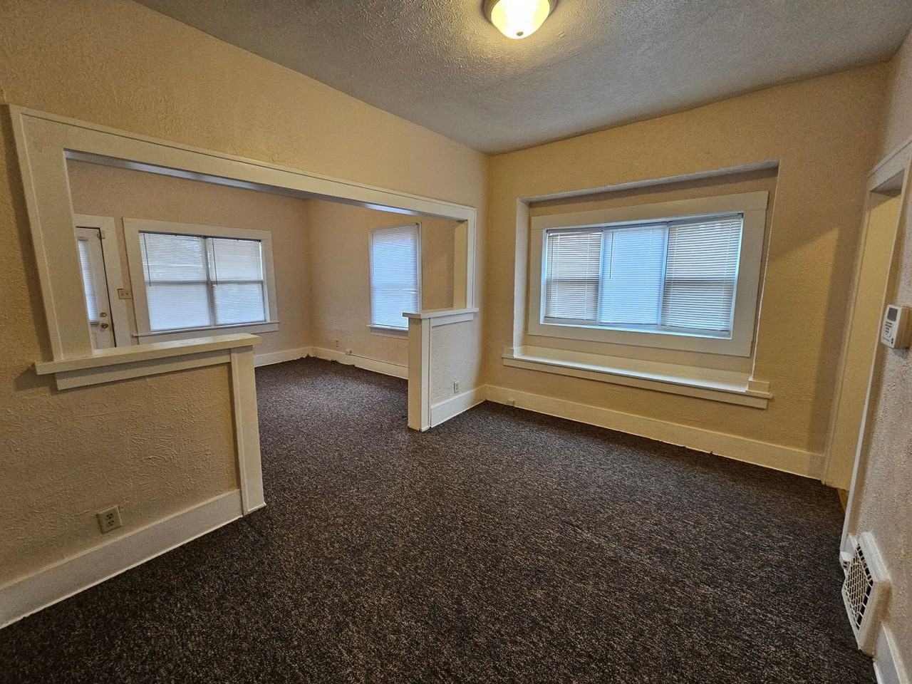 707 Corby Blvd - Photo 7 of 22