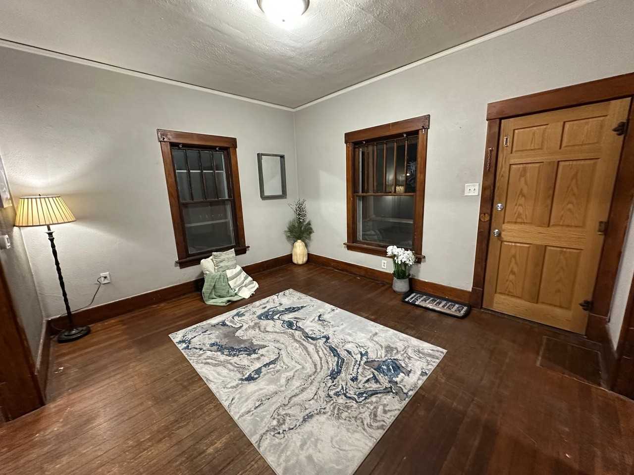 112 Madison St - Photo 5 of 24