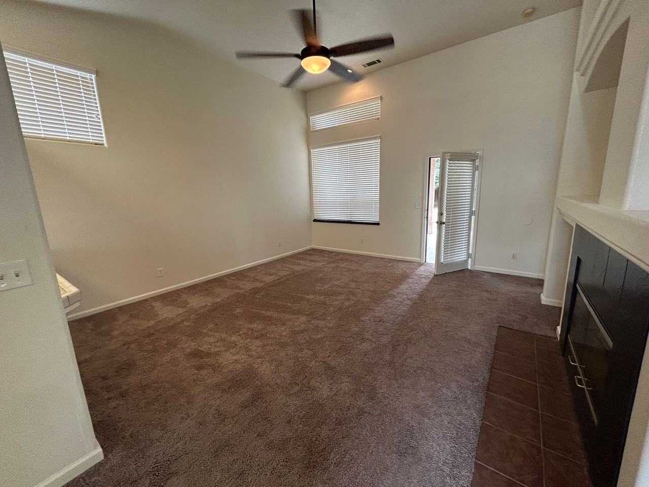 1533 N Rio Vista Ct - Photo 2 of 17