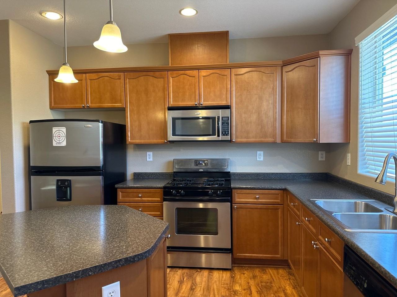 3084 Sterling Ridge Cir - Photo 3 of 14