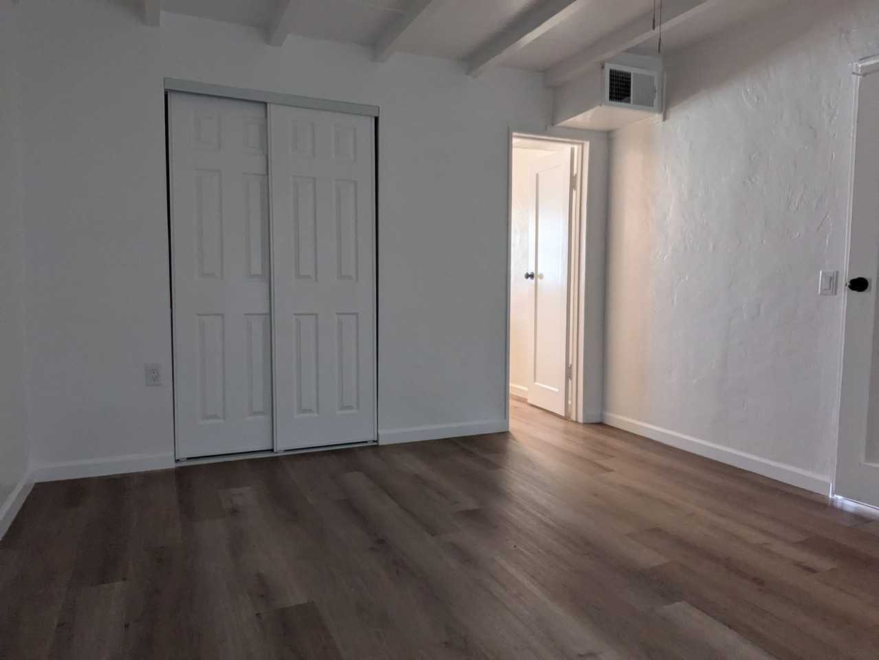 4129 E Lee St - Photo 6 of 18