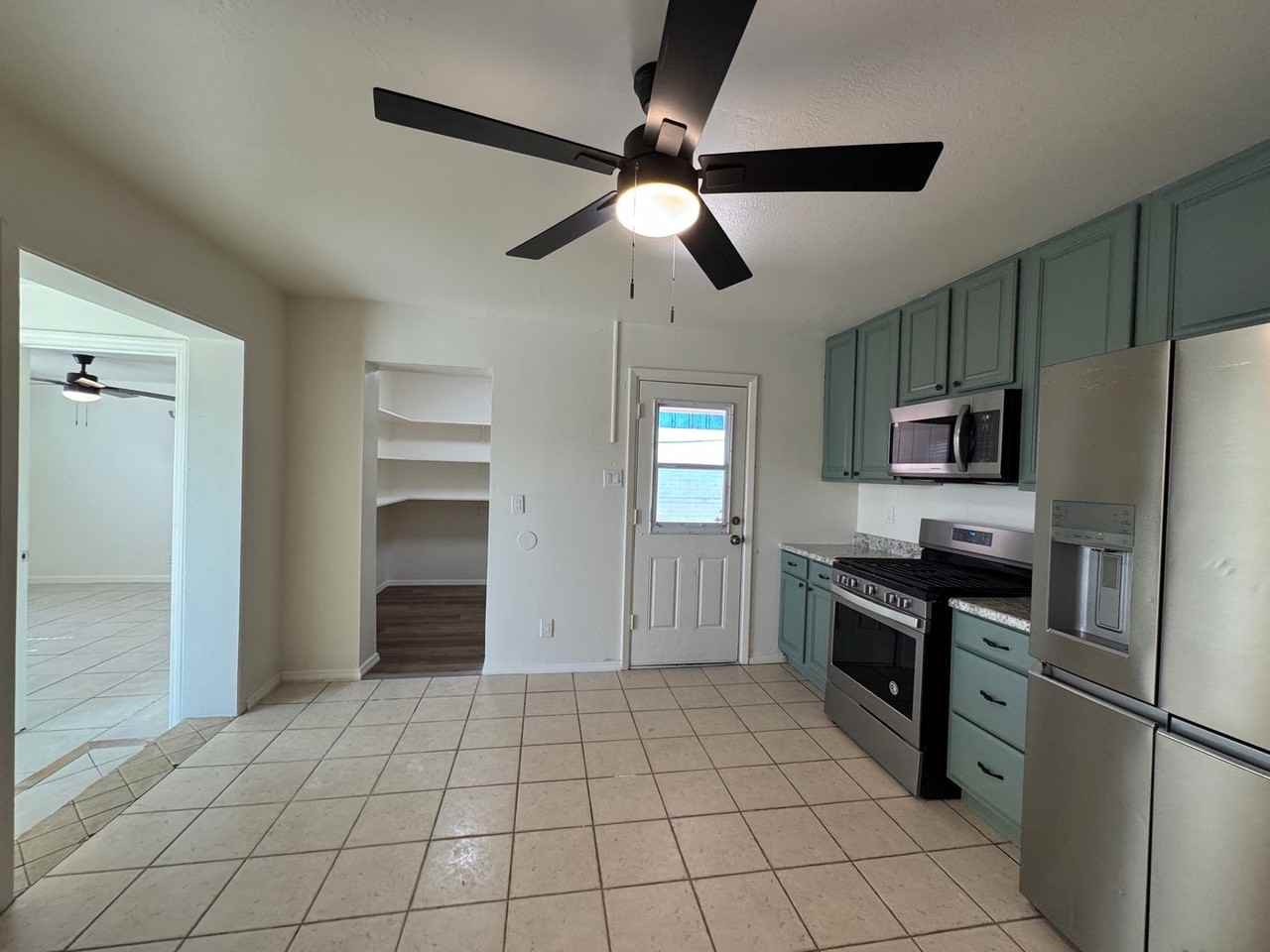 7531 E Diamond St - Photo 3 of 13