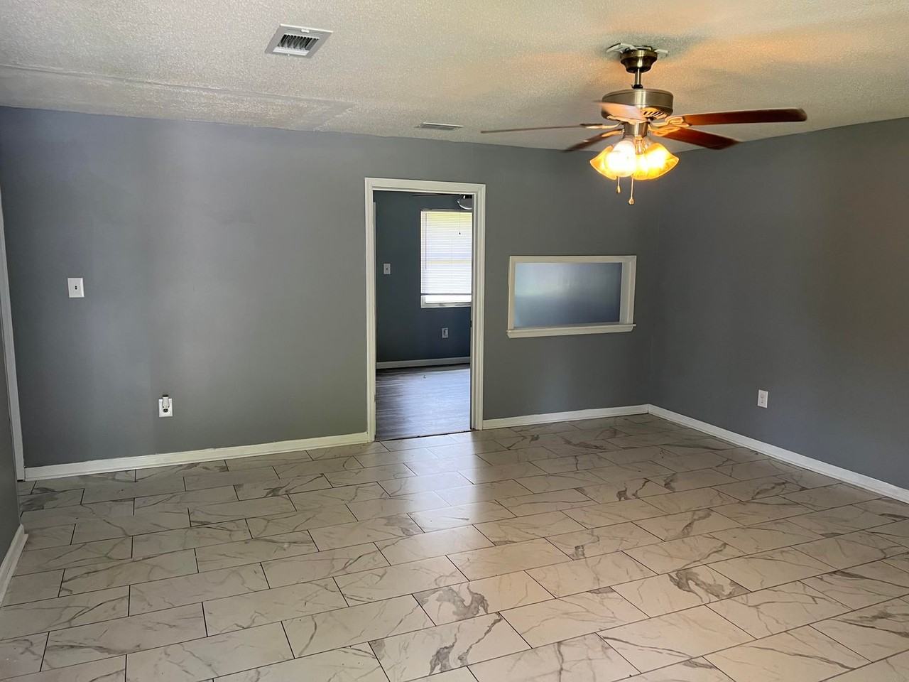 160 Cherokee Cir - Photo 3 of 8