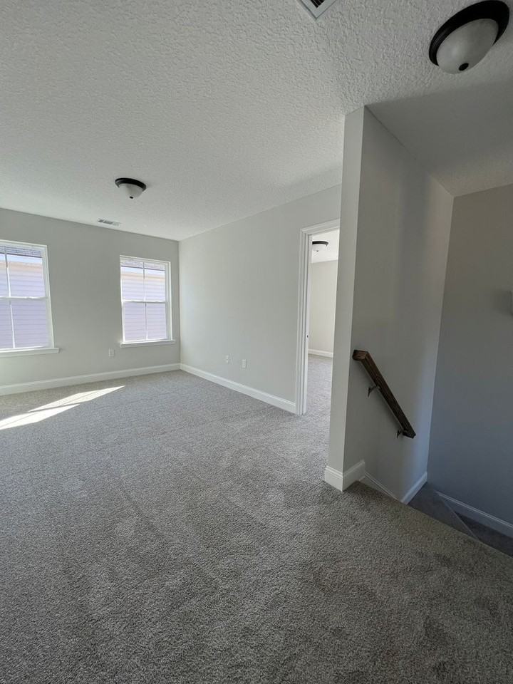 20 Centennial Ct - Photo 5 of 36