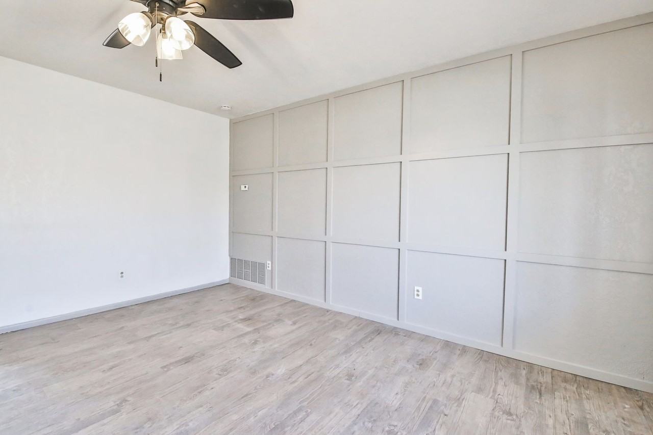 6127 35th St - Photo 3 of 16