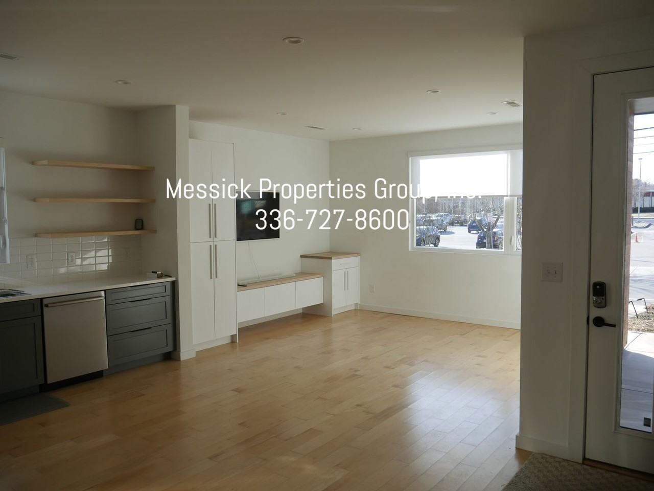 977 Hutton St - Photo 3 of 25