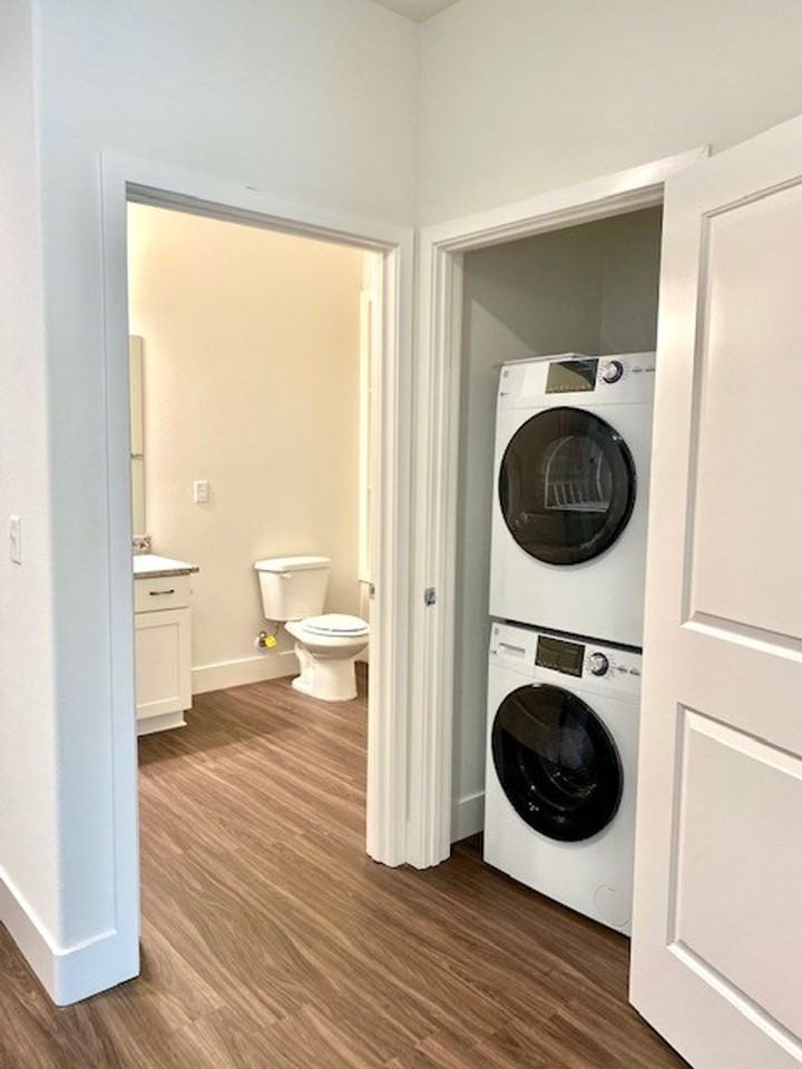 Skyline Luxury Apartments - Photo 7 of 37