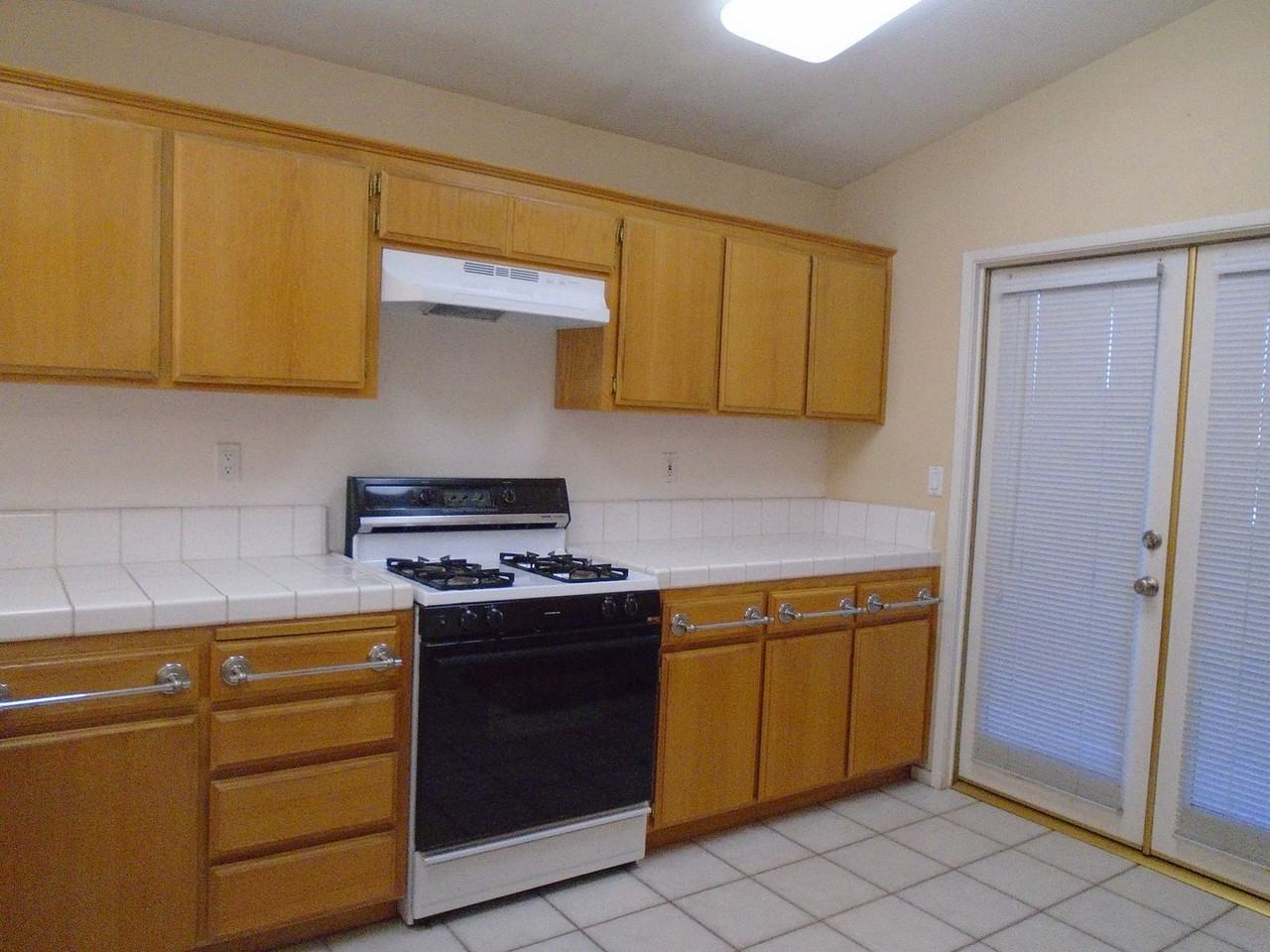 5319 Silvergate St - Photo 7 of 14
